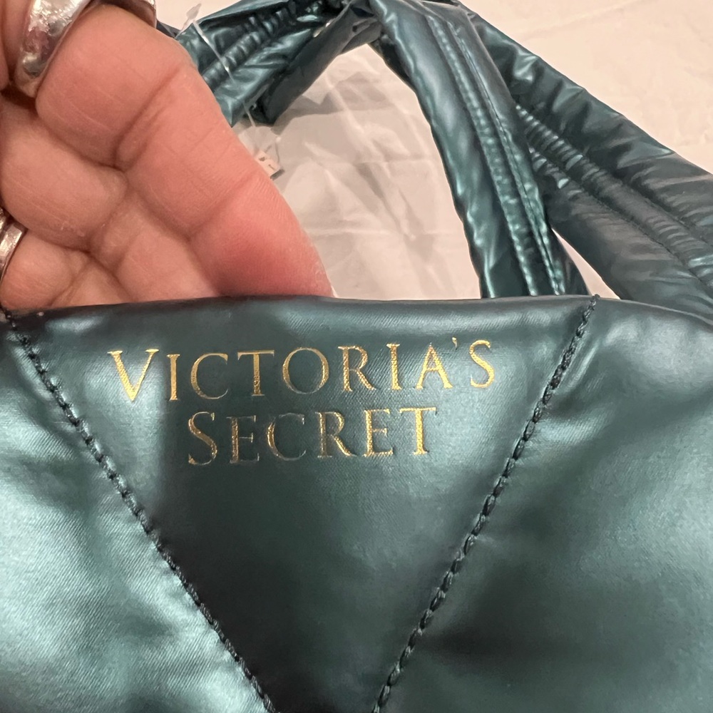 VS TOTE 2@$25